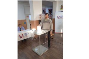 Игорь Александрович Верещагин член ТИК Тимашевская проголосовал самым первым на своем избирательном участке 16 марта